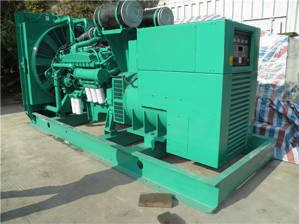 姜堰出租发电机 发电机组厂家：柴油发电机组的控制屏的作用是什么？